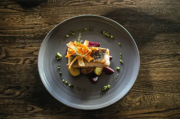 Loup de mer et légumes rôtis