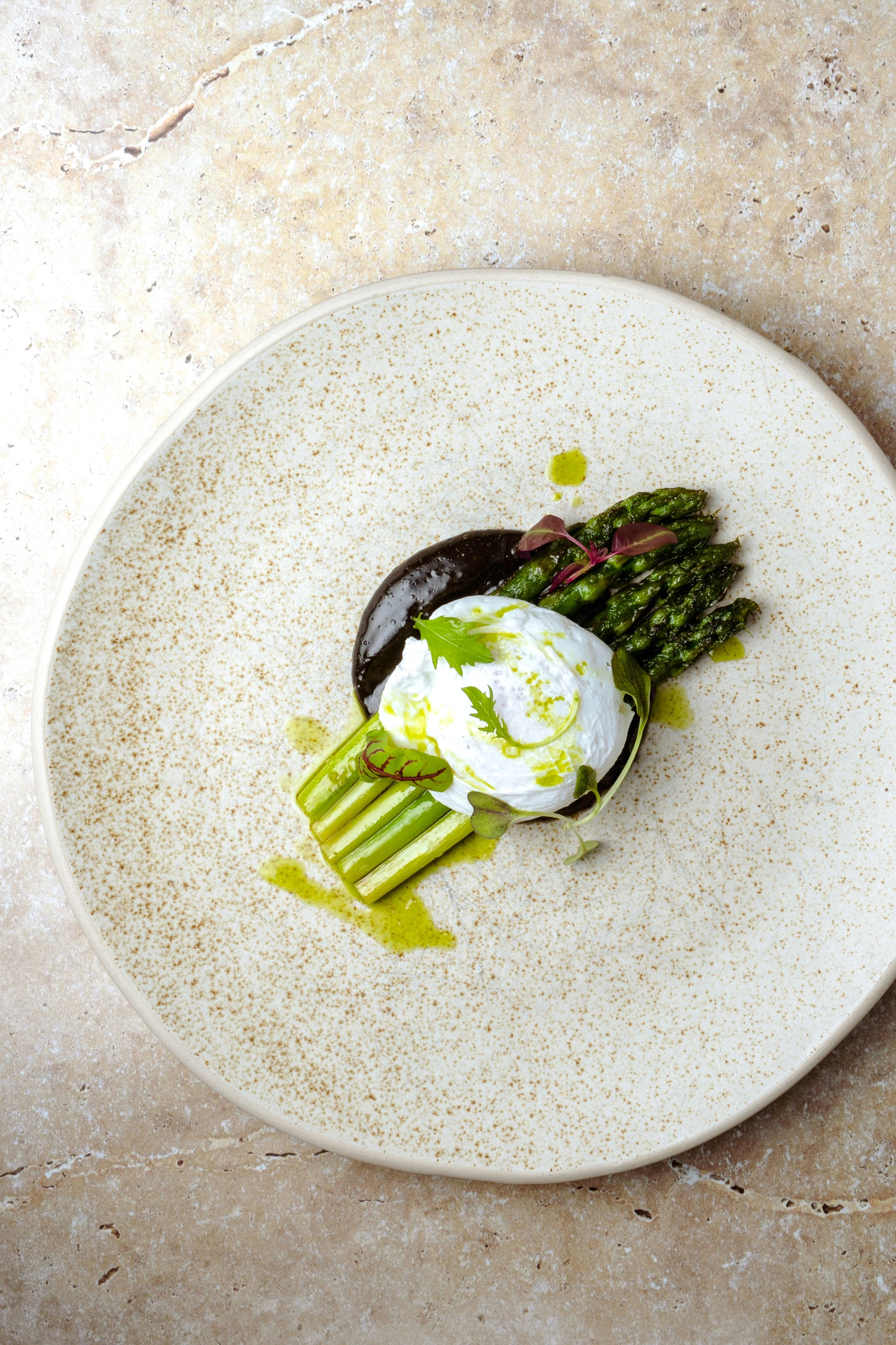 Asperges vertes et son œuf poché